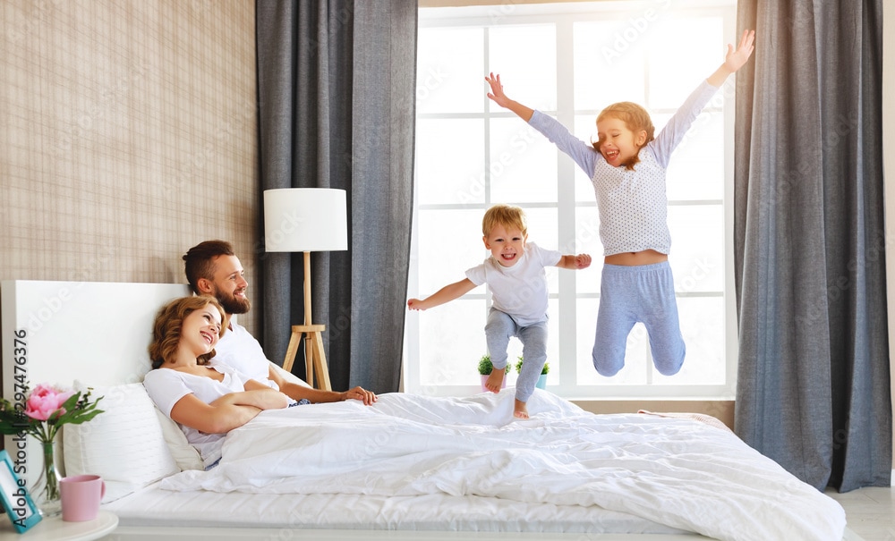 druzina v postelji - dimenzije jogija v kolikor spite z otroci